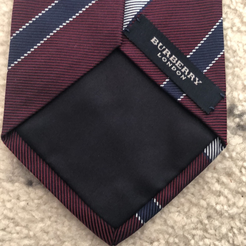 Burberry tie - Picture 6 of 8